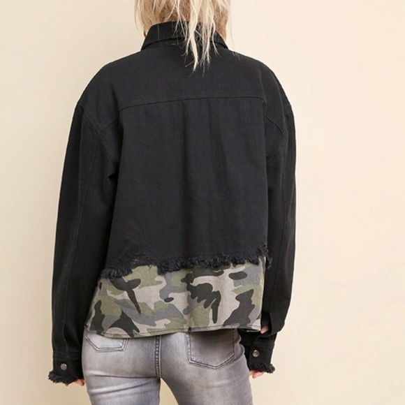 1 Left! HP Pick!🎉🎉Black & Camouflage Denim Jacket! - Picture 3 of 3